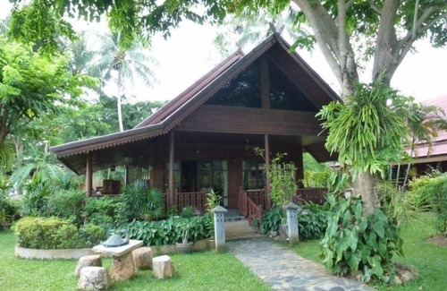 Plai Laem Villa | Beachfront 2 Bedroom Villa with Pool & Ocean View
