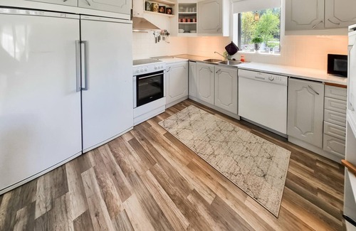 Floda Apartment | Rustic Cottage Escape Near Forest and Lakes with Spa Access