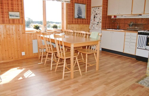 Asensbruk House | Cozy Cottage on the First Floor with Spa and Lake Views
