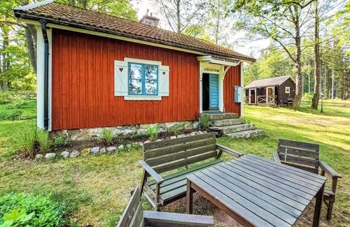 Lonashult House | Escape to a Serene Forest Retreat with Great Amenities