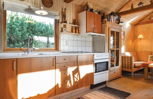 Hovborg House | Cozy Cottage with Open Kitchen & Family-Friendly Amenities