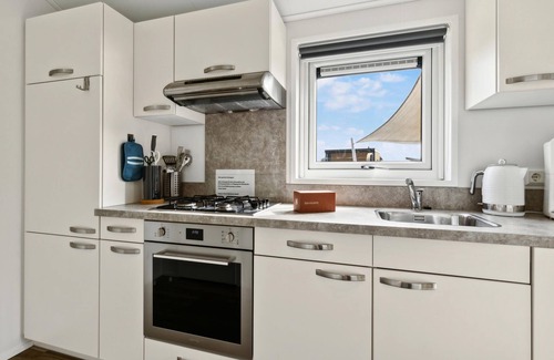 Suesel House | Spacious 2-Bedroom Retreat with Lake View in Süsel