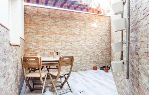 Carmona House | Inviting Home in Carmona with Kitchen & Family-Friendly Perks