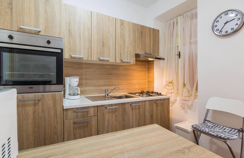 Selce House | Cozy Vacation House in Selce with Oceanfront Views