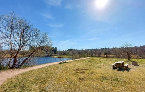 Hoor House | Inviting Retreat in Hr with Kitchen and Family Amenities