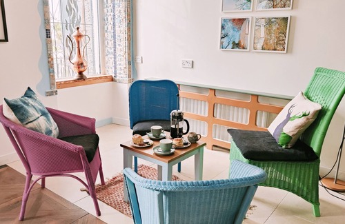 Newcastle Apartment | Artistic 2-Bedroom Apartment with Breathtaking Sea Views