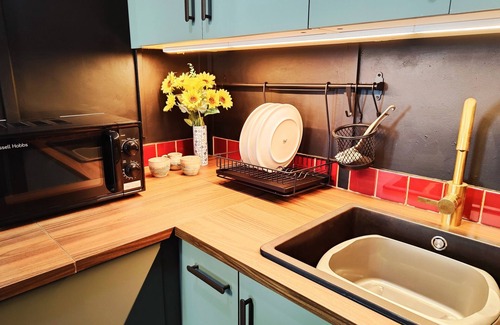 Newcastle Apartment | Artistic 2-Bedroom Apartment with Breathtaking Sea Views