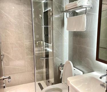 Lang Ha Apartment | 2 Bedroom BRAND NEW Luxury Apartment