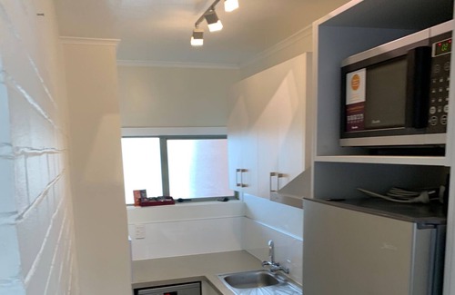 Mount Eden Apartment | Quality 2 Bedroom MT Eden Retreat with Car Space & Amenities