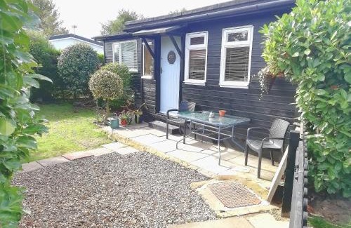 Grimsby House | Oceanfront 2 Bedroom Chalet Bungalow in Humberston Fitties