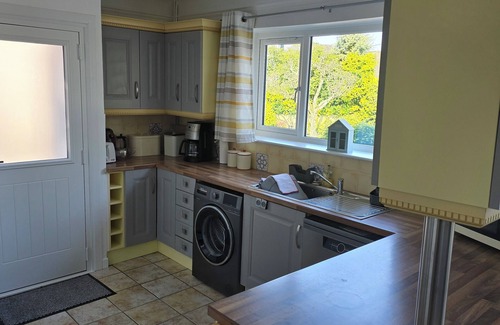 Wimborne House | Family-Friendly 2-Bedroom Chalet Near The New Forest