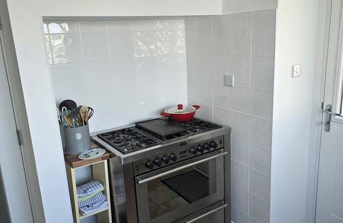 Wimborne House | Family-Friendly 2-Bedroom Chalet Near The New Forest