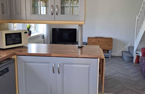 Wimborne House | Family-Friendly 2-Bedroom Chalet Near The New Forest
