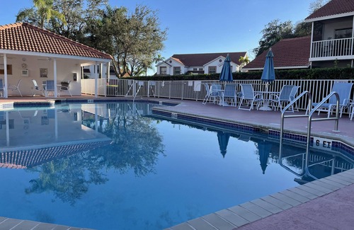 Naples Condo | Guest Rated 10/10: Oceanfront 2-Bedroom Condo with Lanai