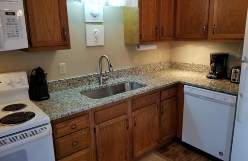 Duck Condo | Cozy 2-Bedroom Condo Steps from Duck's Sound and Beach