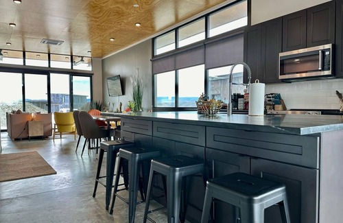 Quincy Condo | 2-bedroom condo at Cave B Winery with WiFi, AC~Adjacent to Gorge Ampitheatre