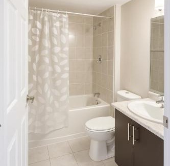 Halton Regional Municipality Apartment | 2 Bedroom Condo in Milton