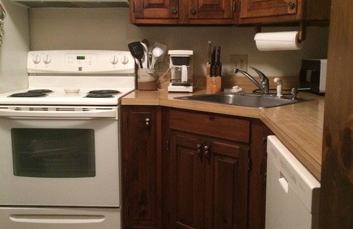 Quechee Condo | Guest Rated 9.8: Cozy 2 Bedroom Condo in Quechee, VT
