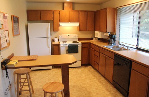 Adelma Beach Condo | 2 Bedroom Condo - Kala Point, Port Townsend - Beach, Pool, Clubhouse