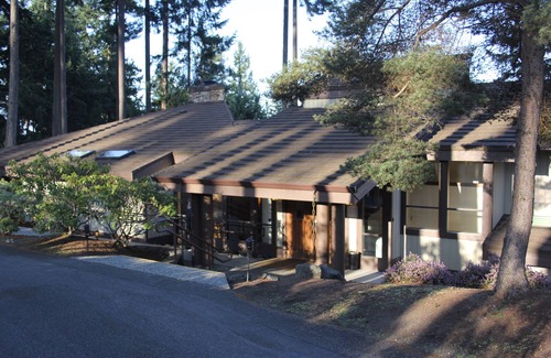Adelma Beach Condo | 2 Bedroom Condo - Kala Point, Port Townsend - Beach, Pool, Clubhouse