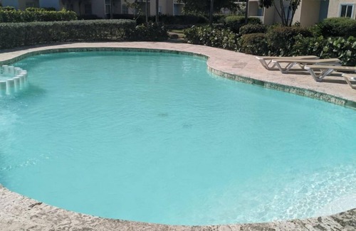 Veron Condo | Inviting 2 Bedroom Condo with Pool and Ocean View