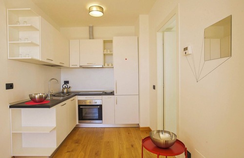 Comero Apartment | Elegant 2-Bedroom Apartment with Pool in Historic Villa