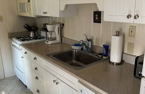 Wells Cottage | Cozy 2-Bedroom Cottage #9 with Pool and Pet-Friendly Amenities