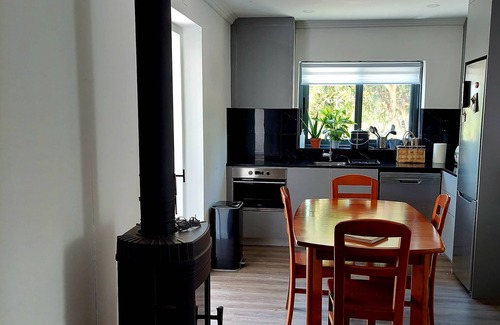 Santarem Cottage | Cozy 2 Bedroom Cottage with Ocean View and Pool Access