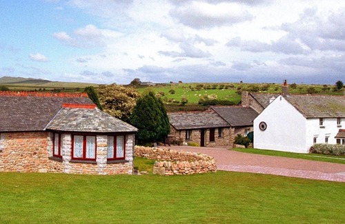 Saint Breward Cottage | Pet-Friendly 2 Bedroom Cottage Retreat on Bodmin Moor