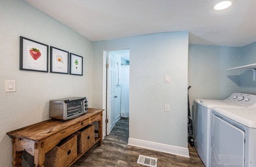 St. Pete Beach Cottage | Cozy 2 Bedroom Cottage on St. Pete Beach with BBQ Area