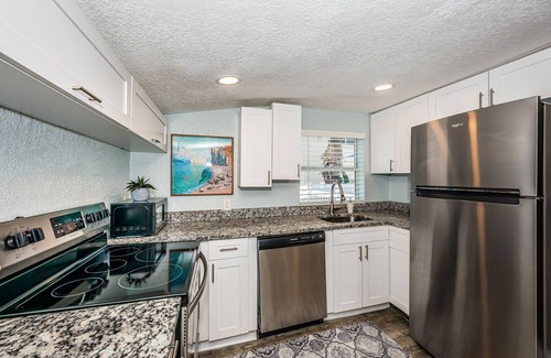 St. Pete Beach Cottage | Cozy 2 Bedroom Cottage on St. Pete Beach with BBQ Area