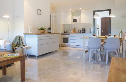 Torrevieja Apartment | Ideal 2-Bedroom Stay with Pool and Ocean View in Torrevieja