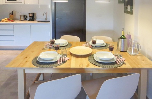 Torrevieja Apartment | Ideal 2-Bedroom Stay with Pool and Ocean View in Torrevieja
