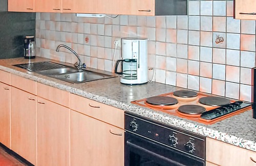 Daverdisse Apartment | Inviting 2 Bedroom Retreat in Haut-Fays with Pool & Spa