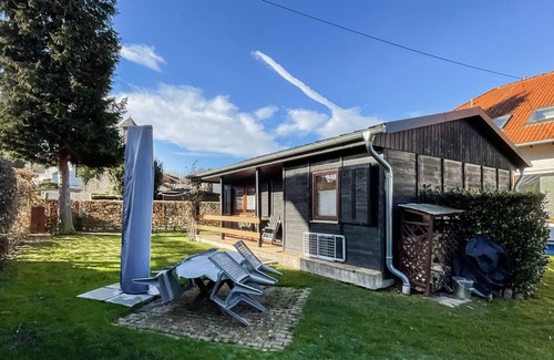 Oberelbert House | Relaxing Retreat with Spa, Lake Views & Pet-Friendly Options