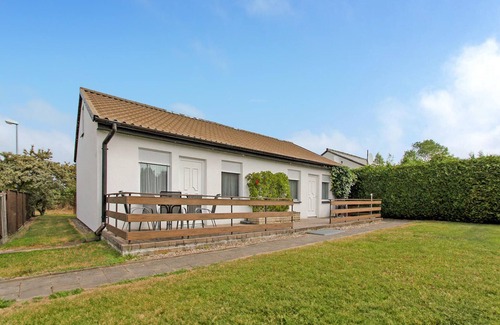 Loissin House | Unmatched 2-Bedroom Retreat with Ocean Views in Gahlkow
