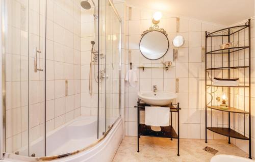 Grizane House | Charming 2 Bedroom Home with Pool in Grizane