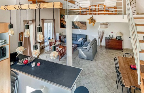 Garrigues House | Spacious 2-Bedroom Retreat with Pool and Spa in NIMES