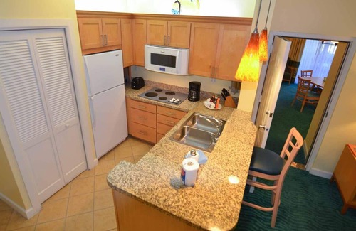 Paradise Island Resort | Deluxe 2 Bedroom Suite at Harborside Resort with Great Amenities