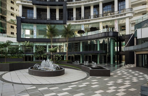Downtown Apartment | Family-Friendly 2-Bedroom Deluxe @ Milano 808 with Pool