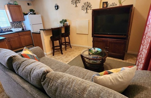 Dolan Springs House | Desert Oasis with Kitchen & Spa, Steps from Grand Canyon