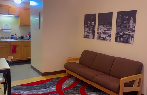 Downtown Pittsburgh Apartment | Ideal 2 Bedroom Downtown Apartment for Families & Friends
