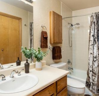 Durango Apartment | 2 Bedroom Durango Retreat Near Trails & Town with Pool and Hot Tub