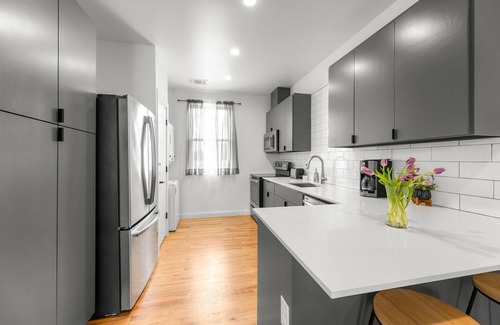 East Cesar Chavez Apartment | 2-Bedroom East Austin Condo-Free Parking