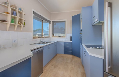 Hastings Point Apartment | Waterfront 2 Bedroom Apartment with Scenic Estuary Views