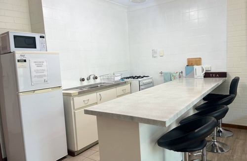 Emu Point Ski Chalet | Top-Rated Family Extra Chalet Albany with Pet-Friendly Perks