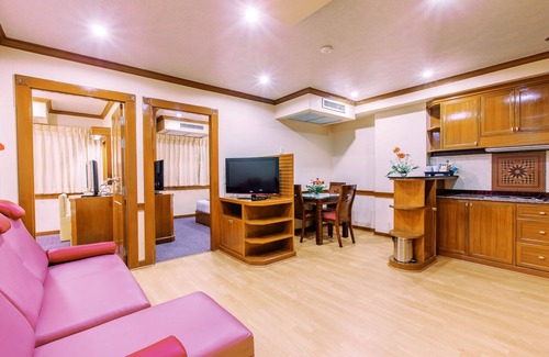 Wattana Apartment | Family-Friendly 2 Bedroom Suite in Bangkok's Heart