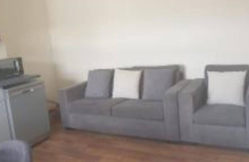 Gravesend Apartment | Convenient 2 Bedroom Flat Steps from Station & Town Centre