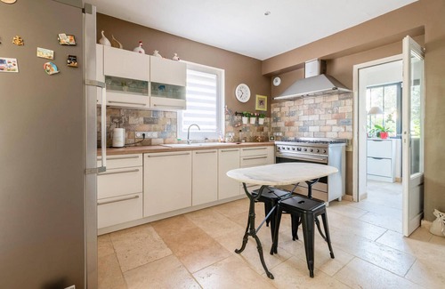 Jonquieres-Saint-Vincent House | Relaxing 2-Bedroom Retreat in Jonquières St Vincent