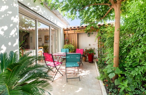 Jonquieres-Saint-Vincent House | Relaxing 2-Bedroom Retreat in Jonquières St Vincent